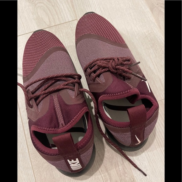 Nike Lunarcharge Essential - Picture 8 of 11